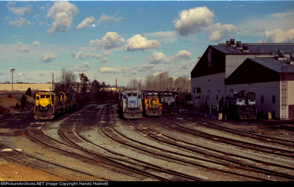 CSX 7541 sits with other CSX (and soon to be) CSX locos